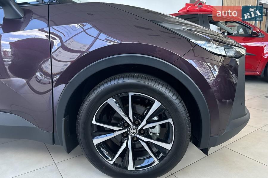 Toyota C-HR - фото 13