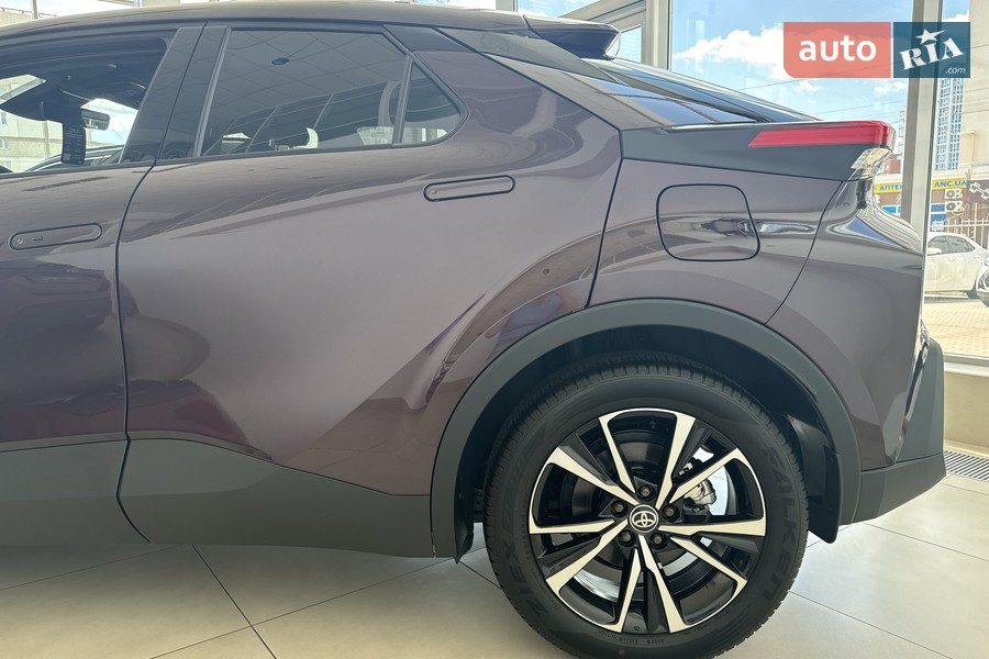 Toyota C-HR - фото 9