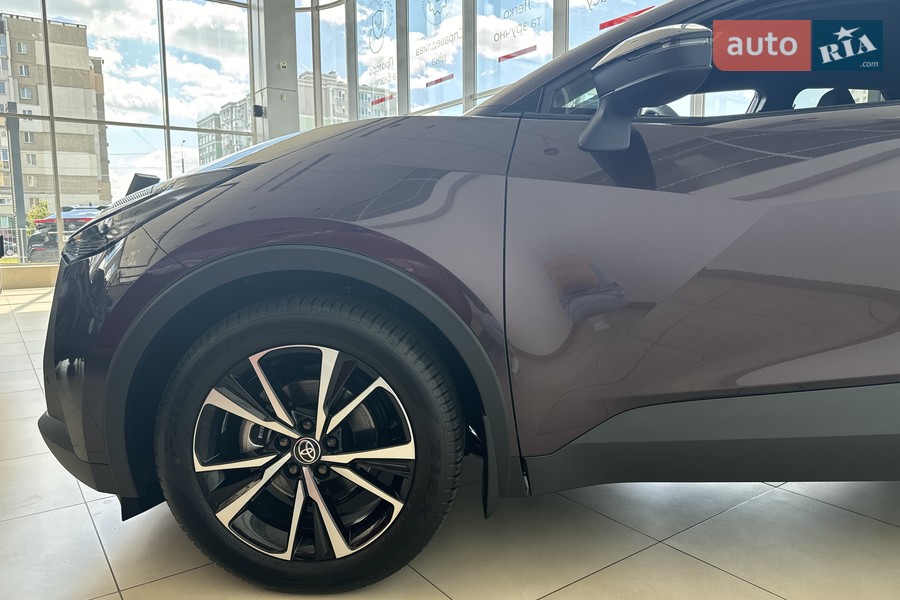 Toyota C-HR - фото 8