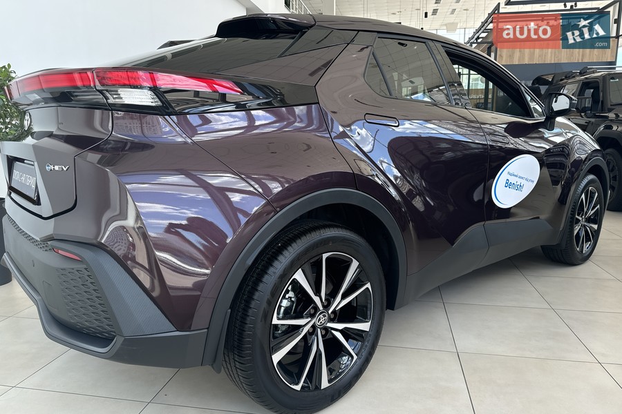Toyota C-HR - фото 11