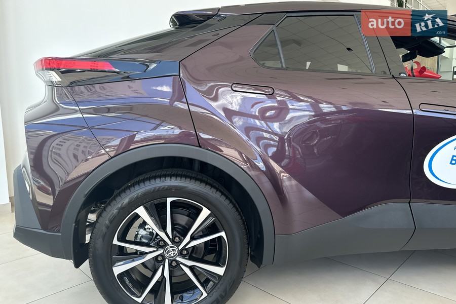 Toyota C-HR - фото 12