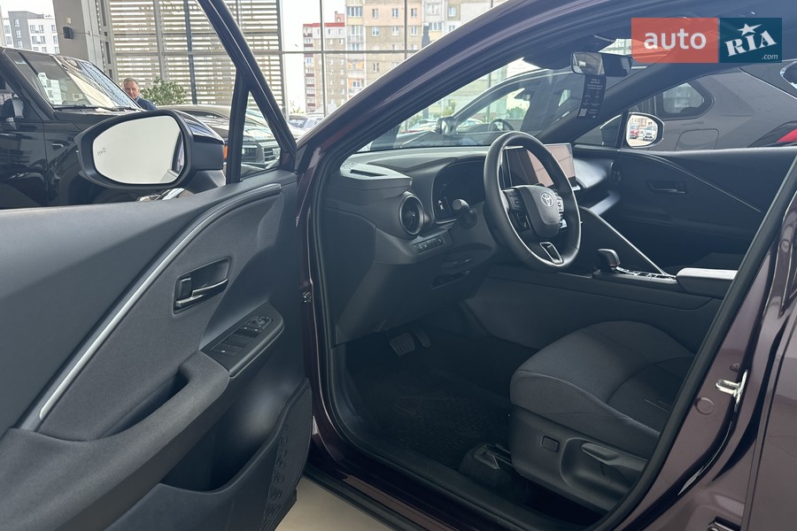Toyota C-HR - фото 16