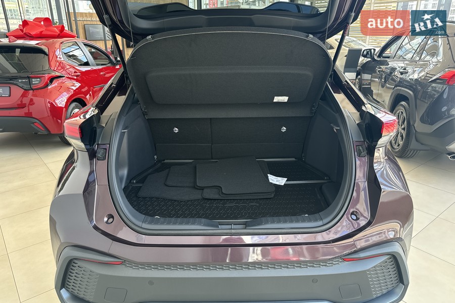 Toyota C-HR - фото 14