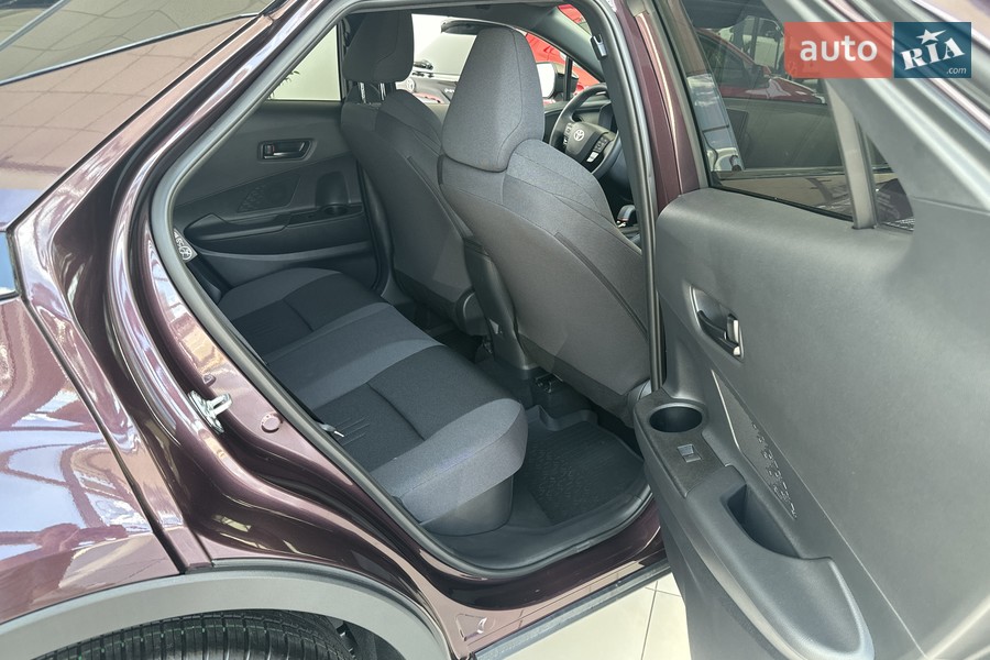 Toyota C-HR - фото 21