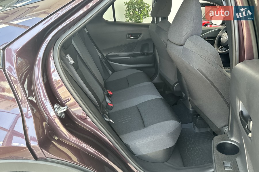 Toyota C-HR - фото 22