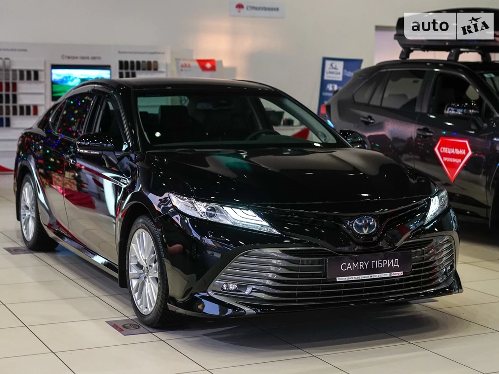 Toyota Camry Premium+