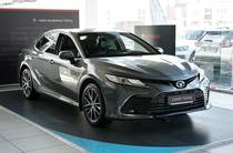 Toyota Camry Premium+