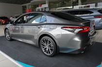 Toyota Camry Premium+