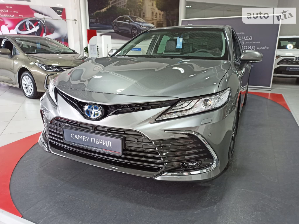 Toyota Camry Premium+