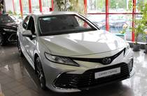 Toyota Camry Premium+