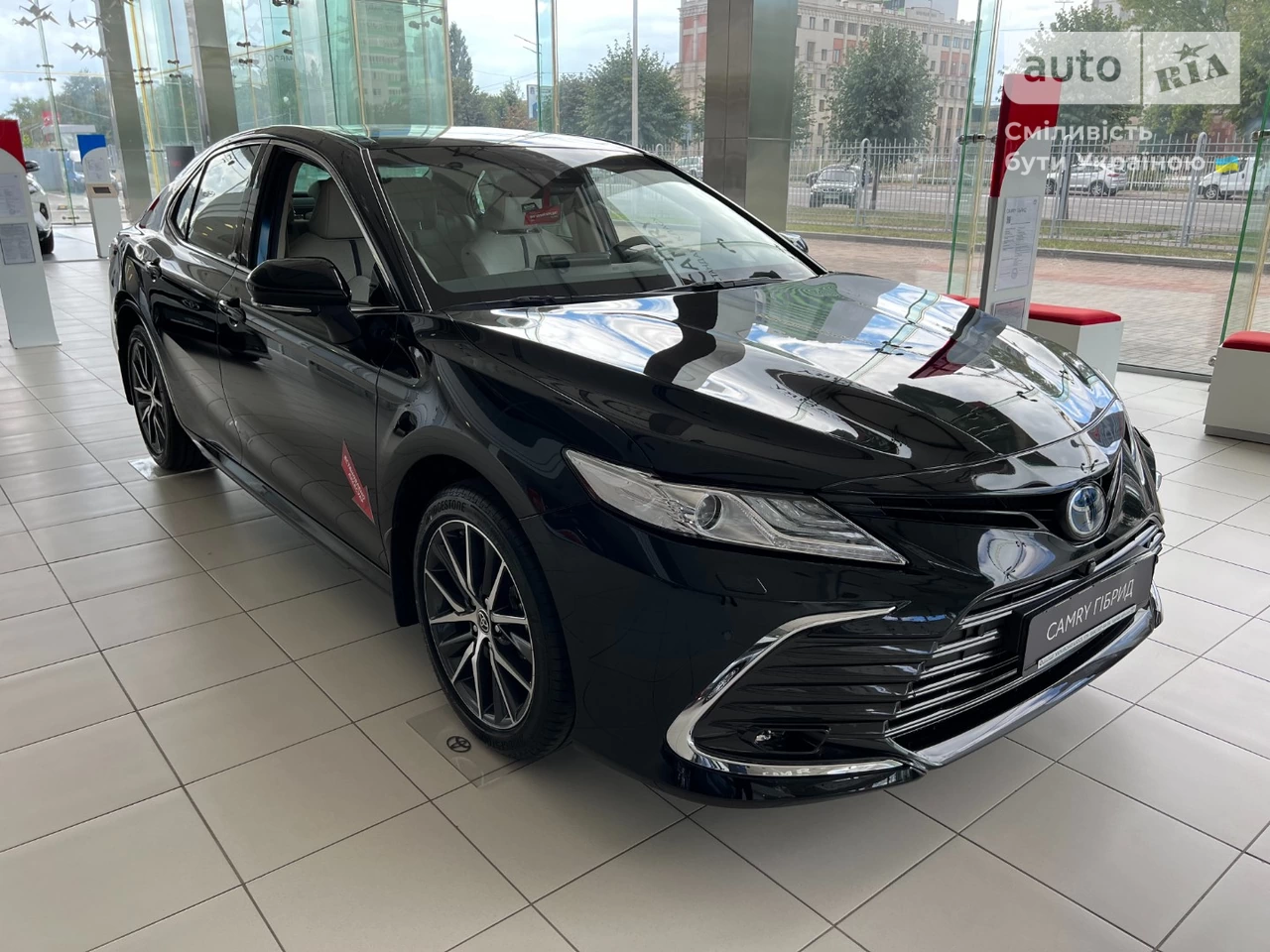 Toyota Camry Premium+