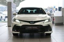 Toyota Camry Premium+