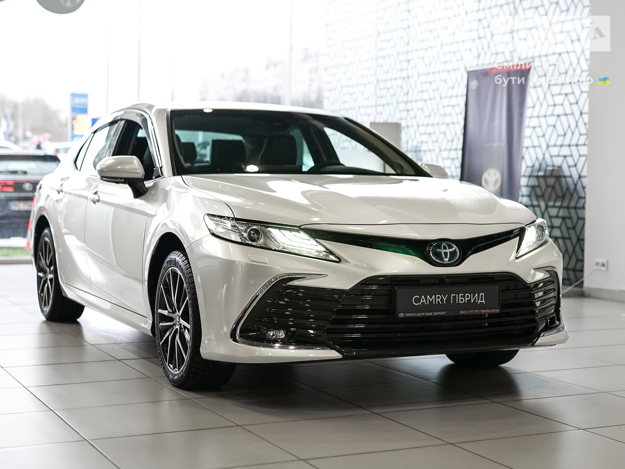 Toyota Camry Premium+