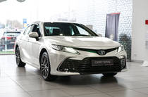 Toyota Camry Premium+