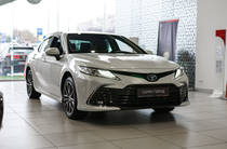 Toyota Camry Premium+