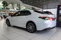 Toyota Camry Premium+