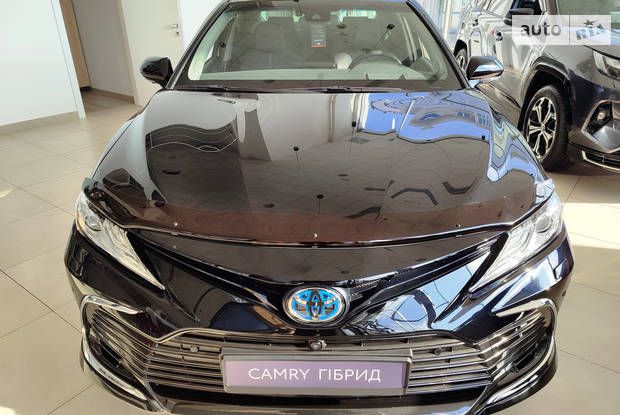 Toyota Camry Premium+