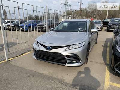 Toyota Camry 2024 Premium+