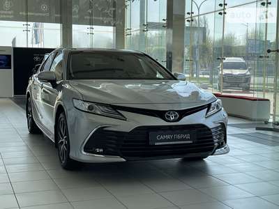 Toyota Camry 2023 Premium+