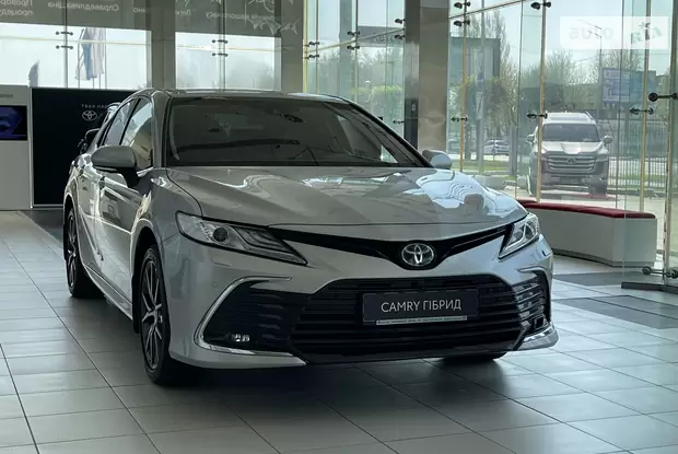 Toyota Camry Premium+