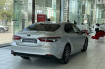 Toyota Camry Premium+