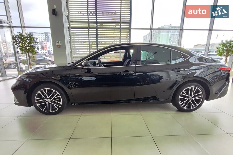 Toyota Camry - фото 4