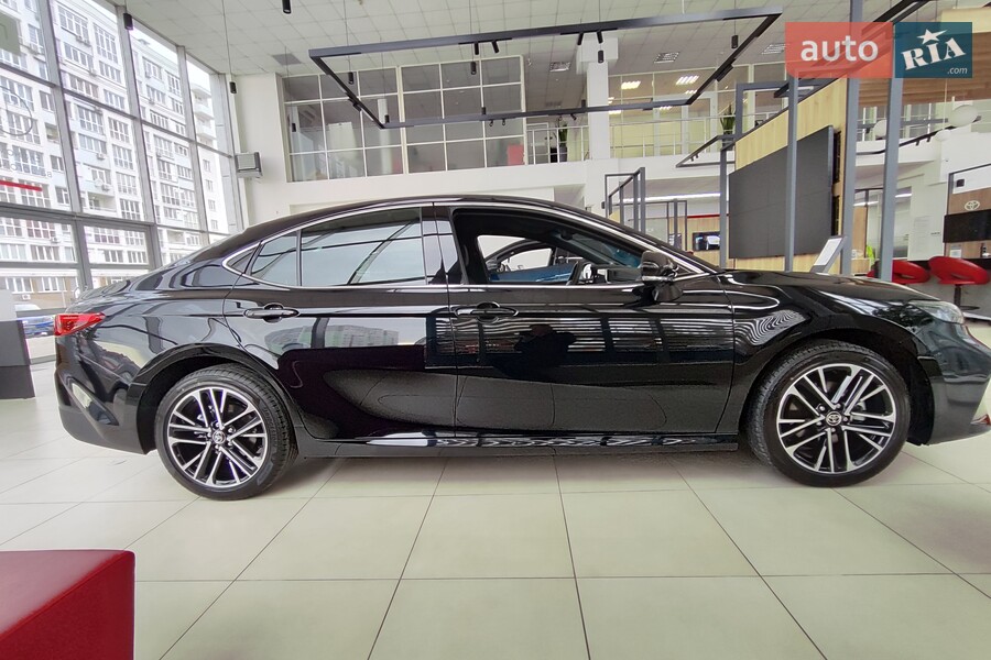 Toyota Camry - фото 5