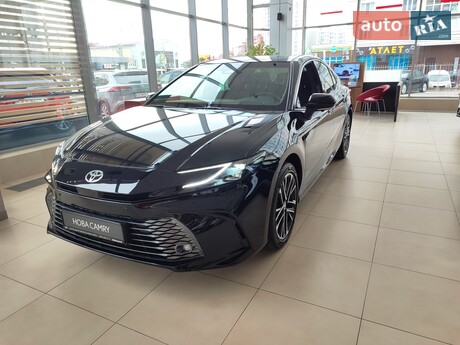Toyota Camry 2025