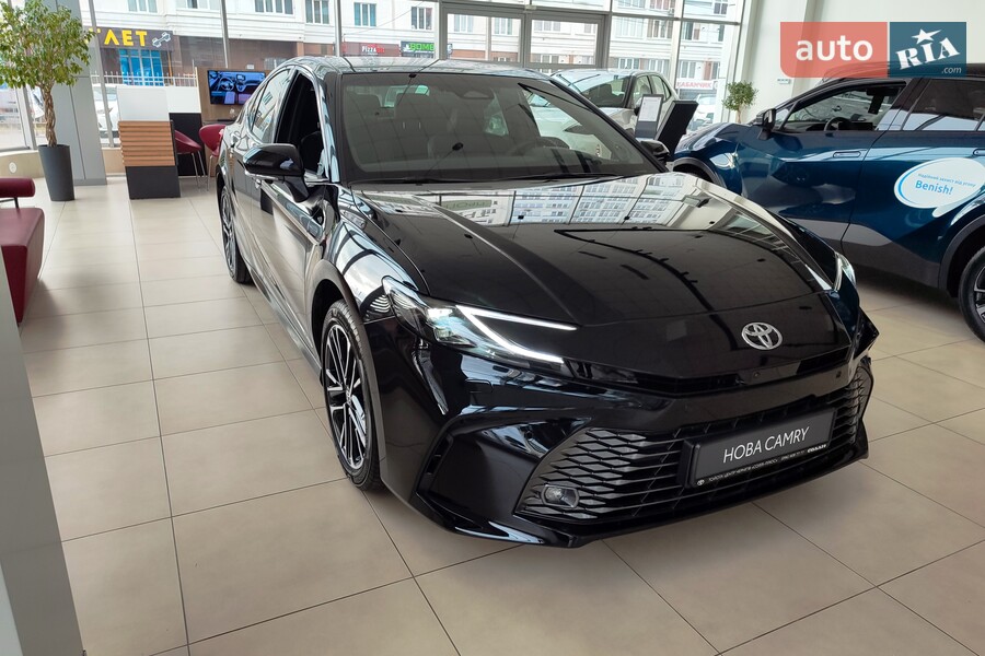 Toyota Camry - фото 2