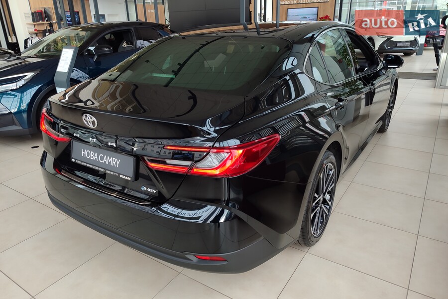 Toyota Camry - фото 6