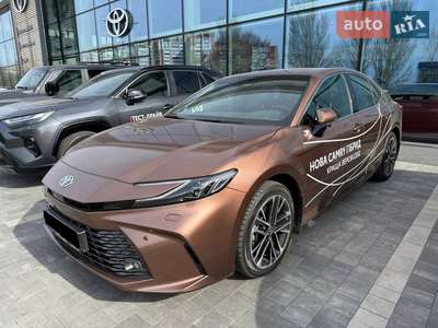 Toyota Camry 2025 Premium 2.5 HEV e-CVT (230 к.с.)