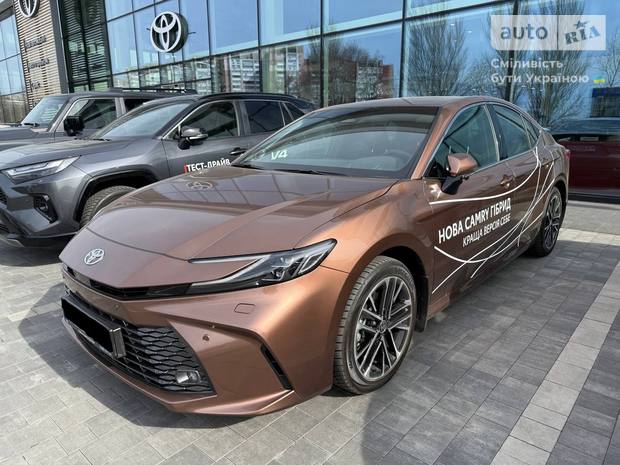 Toyota Camry 2025