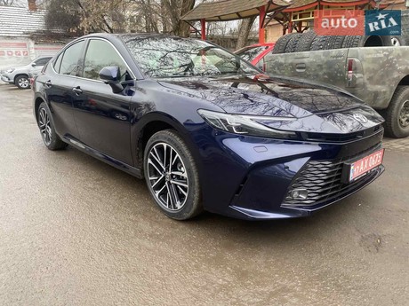 Toyota Camry 2025