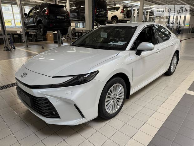 Toyota Camry 2025
