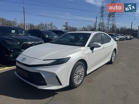 Toyota Camry 2025