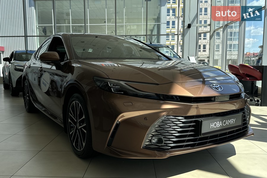 Toyota Camry - фото 4