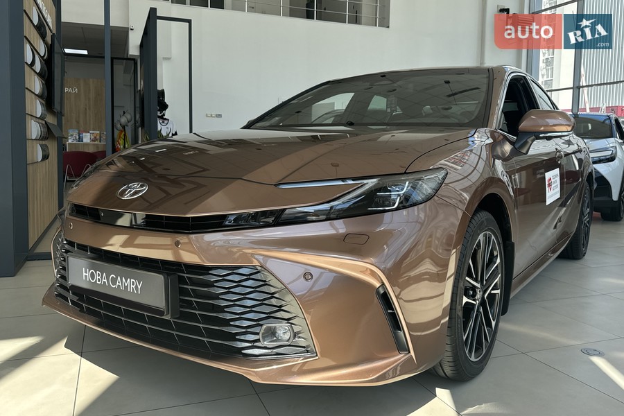 Toyota Camry - фото 2