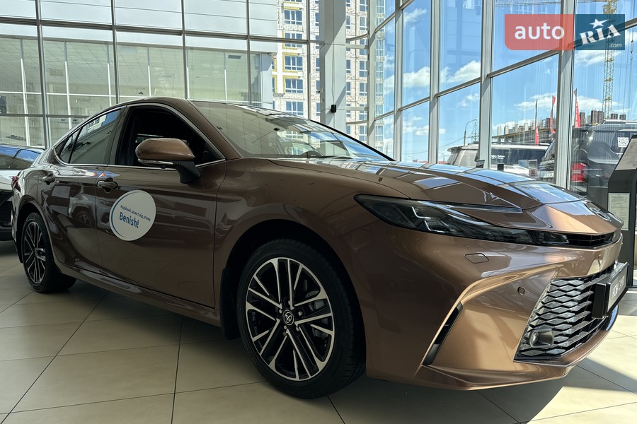 Toyota Camry - фото 5