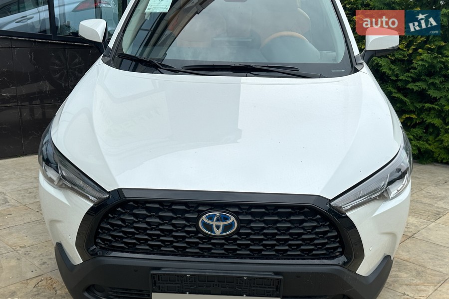Toyota Corolla Cross - фото 1