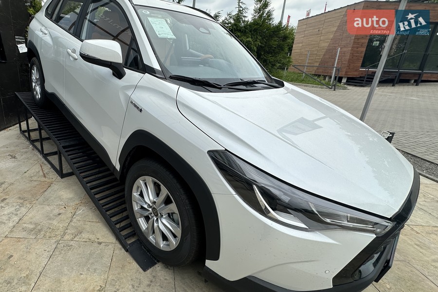 Toyota Corolla Cross - фото 2