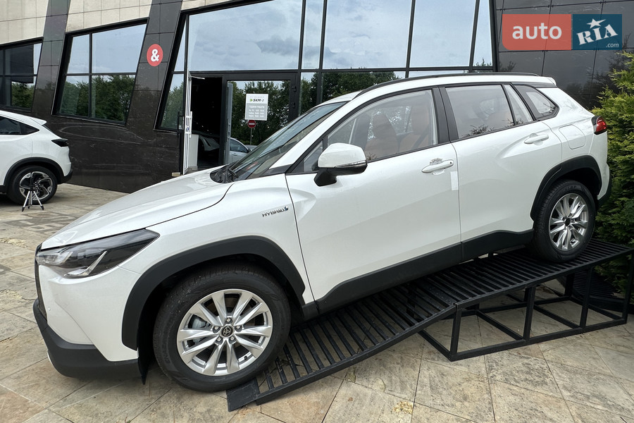Toyota Corolla Cross - фото 3