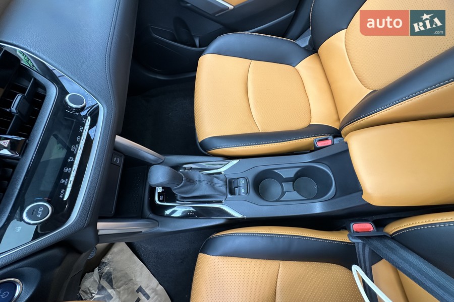 Toyota Corolla Cross - фото 17