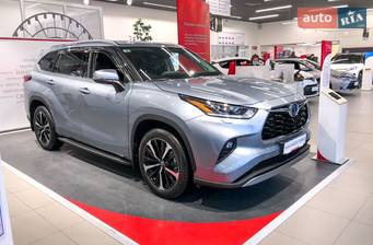 Toyota Highlander 2.5h e-CVT (243 л.с.) AWD 2021 Toyota Highlander 2.5h e-CVT (243 л.с.) AWD 2021