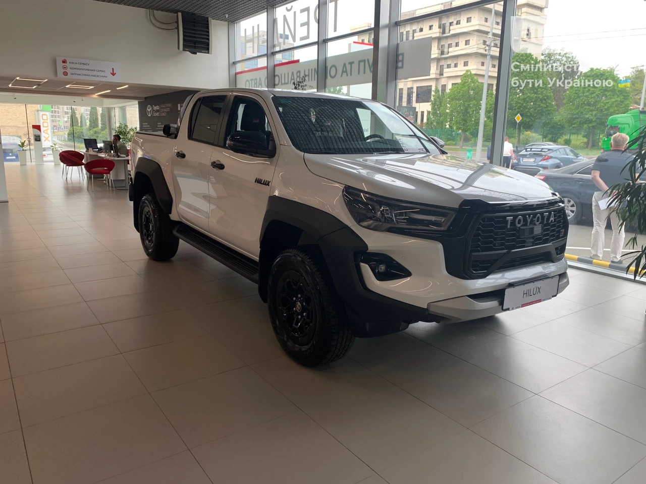 AUTO.RIA – Нове авто Тойота Хайлюкс (Toyota Hilux), Double Cab 2.8 D-4D ...