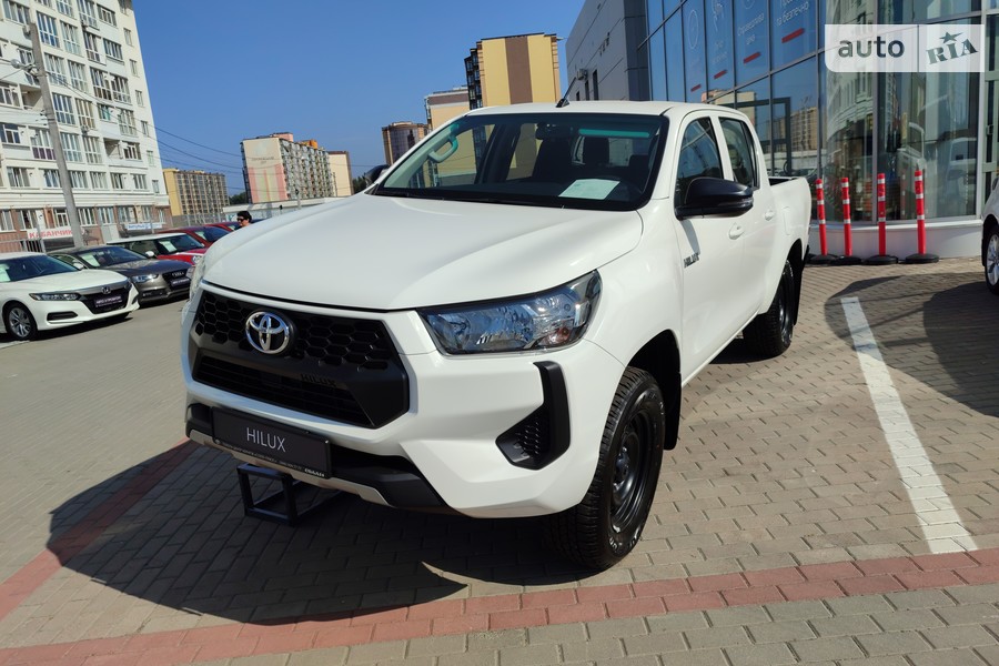 Toyota Hilux - фото 1