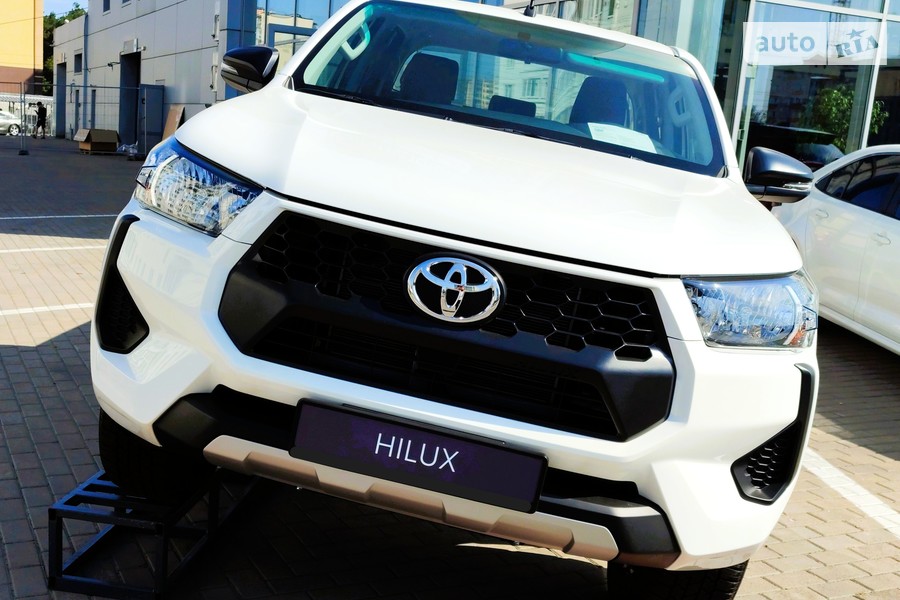 Toyota Hilux - фото 2