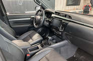 Toyota Hilux Legend
