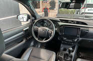 Toyota Hilux Legend