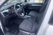 Toyota Hilux Business
