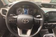 Toyota Hilux Base